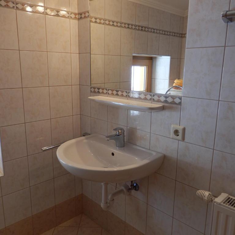 Haus Sonnental - Apartment mit 1 Schlafzimmer und Balkon - 9