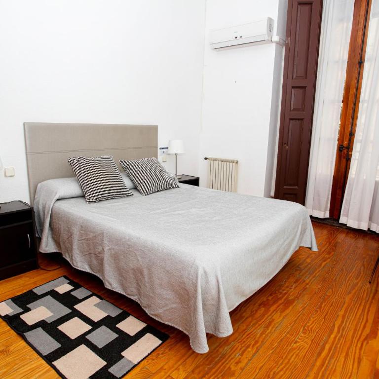 LOFTS Puerta del SOL - One-Bedroom Apartment - 1