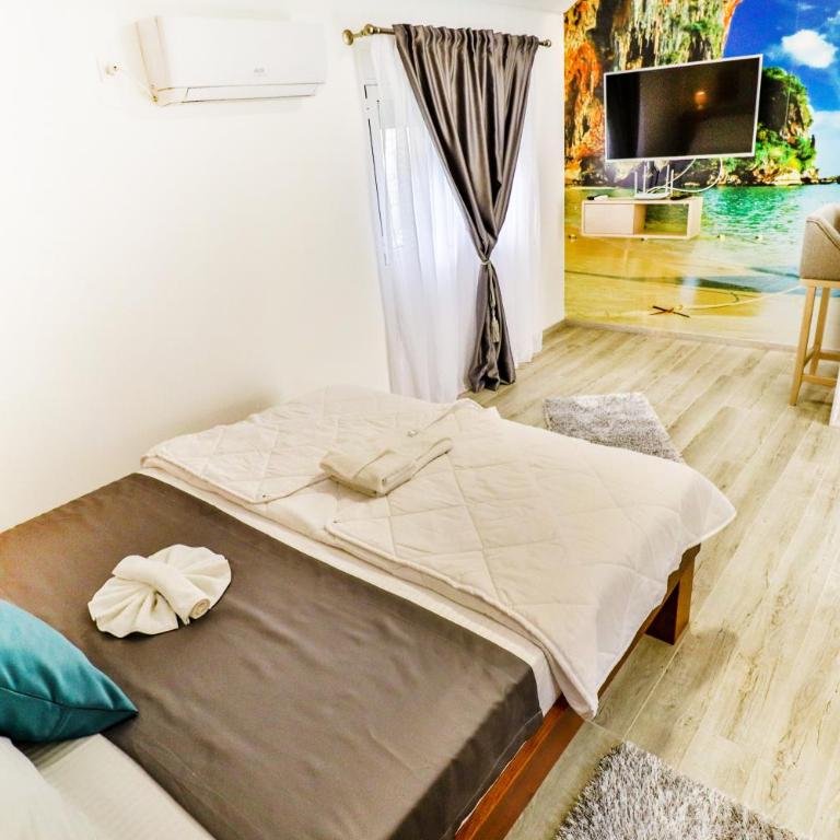 Simo apartments airport Podgorica - Studio Apartment - 13
