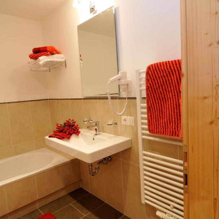 Chalet Regina - Appartamento con 2 Camere da Letto - 1