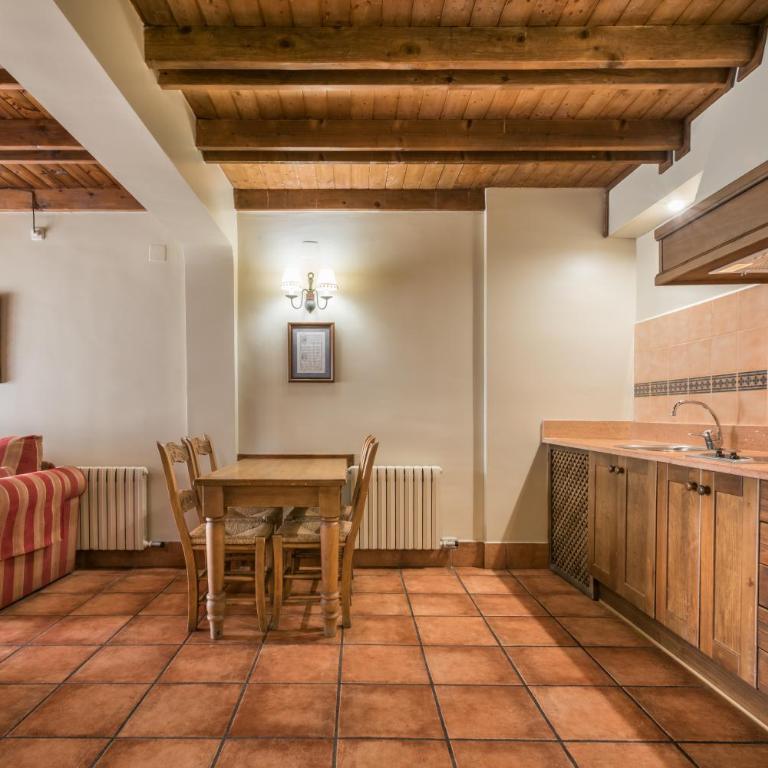 El Refugio de Aran Vielha Aparthotel - Apartamento Dúplex con acceso a la piscina (6 adultos) - 4