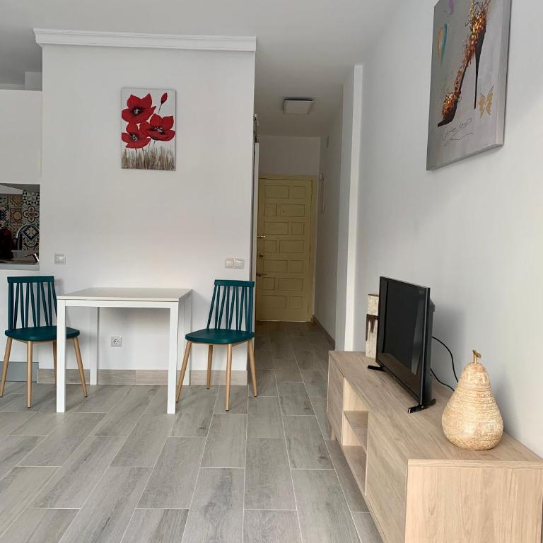 Calm, Cosy and Bright apartment renovated in playa del ingles- WiFi free - One-Bedroom Apartment - 6