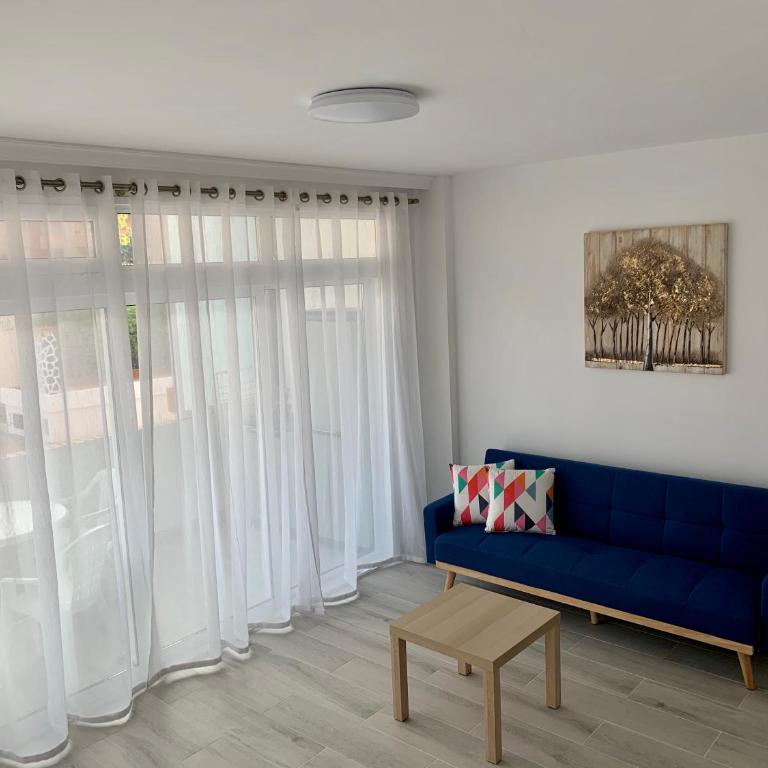 Calm, Cosy and Bright apartment renovated in playa del ingles- WiFi free - One-Bedroom Apartment - 10