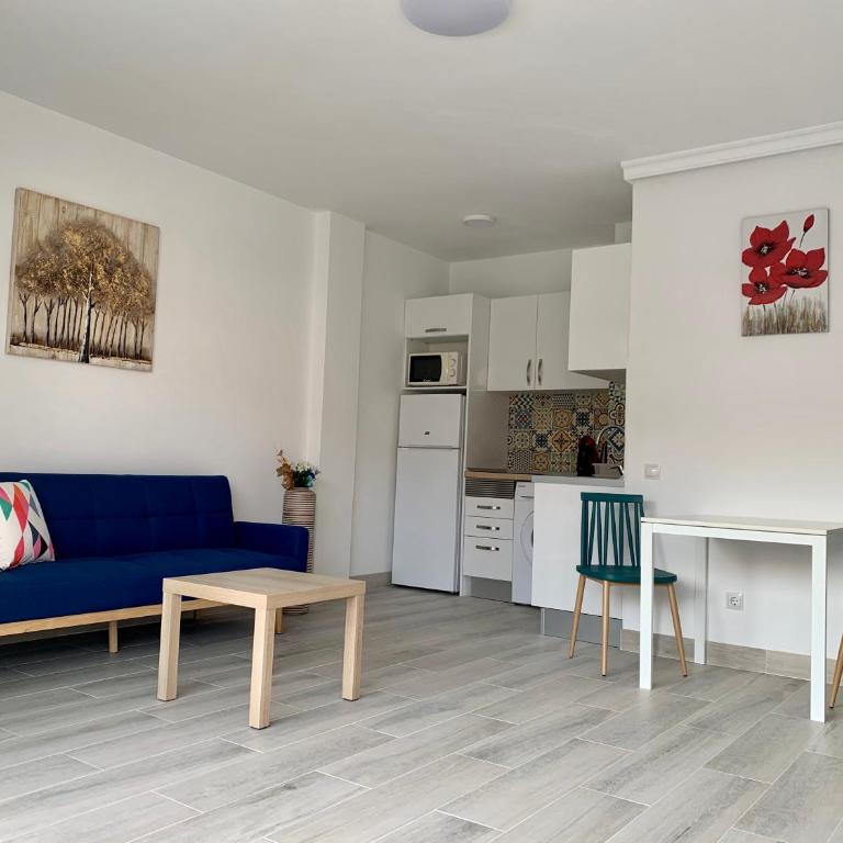 Calm, Cosy and Bright apartment renovated in playa del ingles- WiFi free - One-Bedroom Apartment - 8