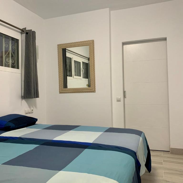 Calm, Cosy and Bright apartment renovated in playa del ingles- WiFi free - One-Bedroom Apartment - 27