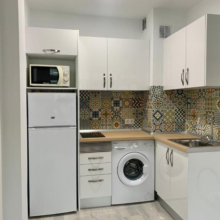 Calm, Cosy and Bright apartment renovated in playa del ingles- WiFi free - One-Bedroom Apartment - 14