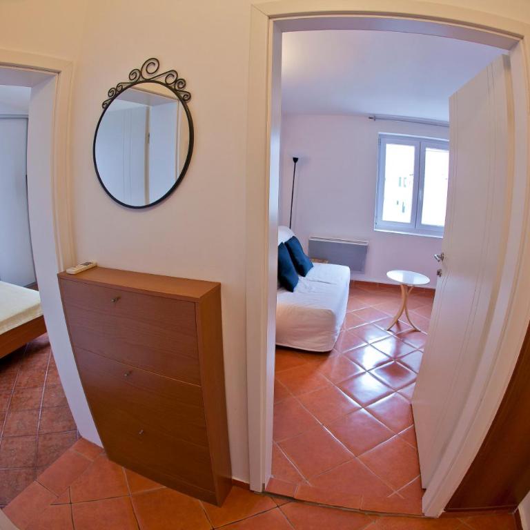 Apartments Mandarina Garden - Apartman s 1 Spavaćom Sobom, Balkonom i Pogledom na More - 9