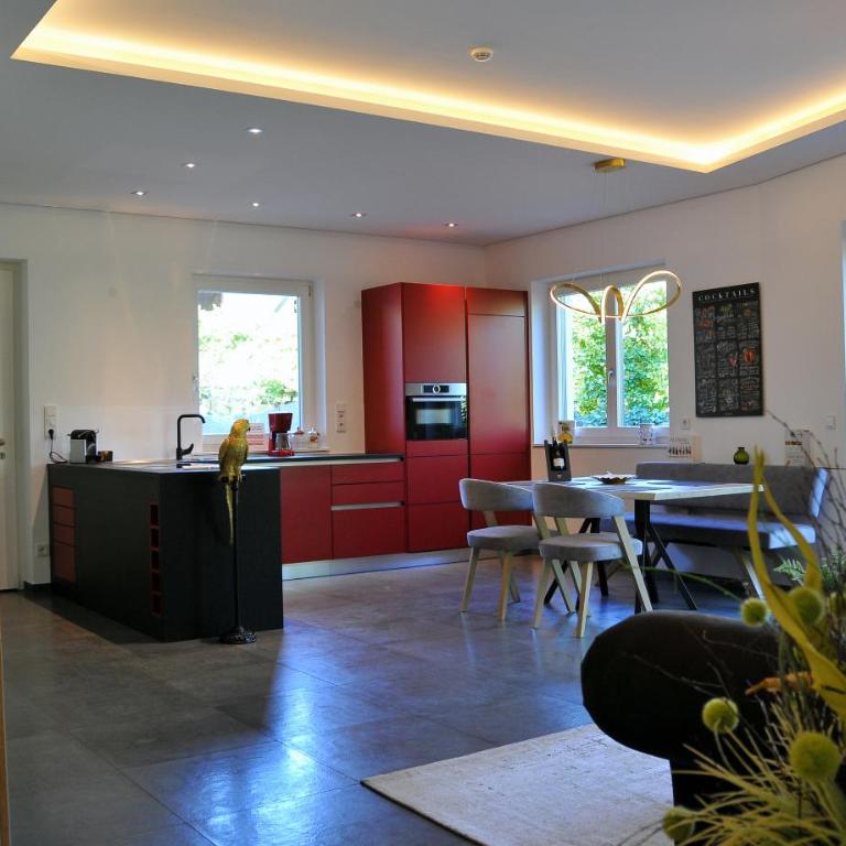 Ruhige Ferienwohnung mit Garten und Garage in Privatvilla - Appartamento con 1 Camera da Letto - 1