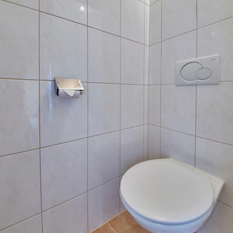 Sportpension Enzian - Doppelzimmer mit Balkon - 3
