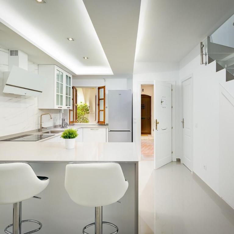 Estepona - Playa - Villa de 3 dormitorios con acceso directo a la piscina y al lado del mar Si7 - Apartamento - 4