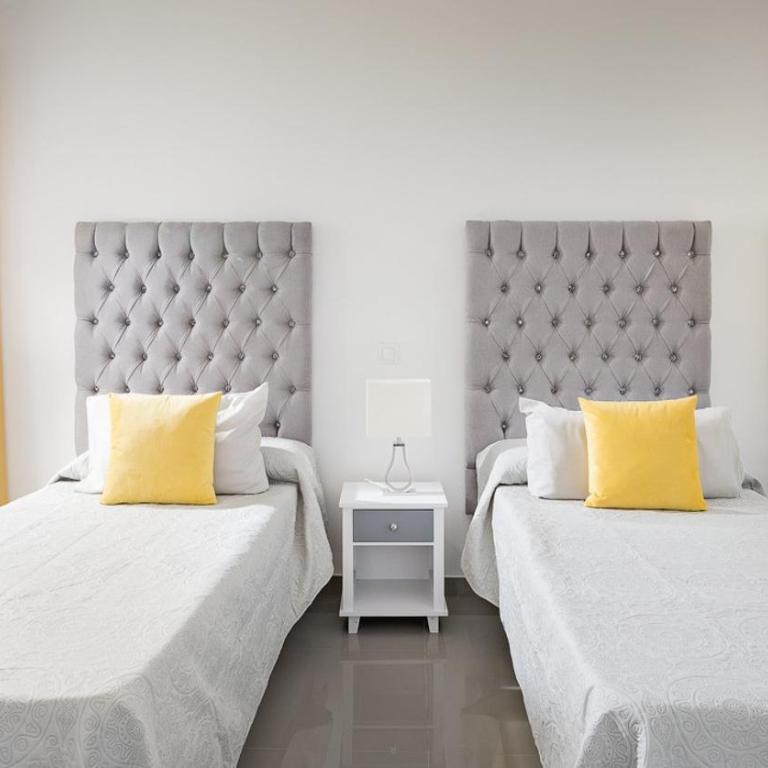 Estepona - Playa - Villa de 3 dormitorios con acceso directo a la piscina y al lado del mar Si7 - Apartamento - 16