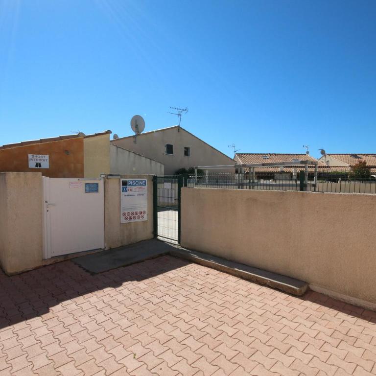 Jolie maison d'angle, pour 4 couchages, terrasse, résidence piscine commune à 400m plage de PORTIRAGNES PLAGE LRJP134 - Maisonnette - 13