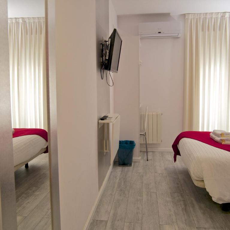 Hostal Madrid Sol - Habitación Doble Pequeña - 1