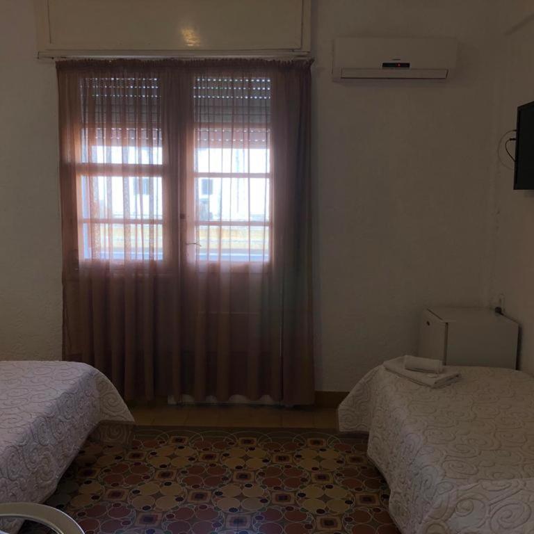 Hotel Rivadavia - Habitación cuádruple - 2