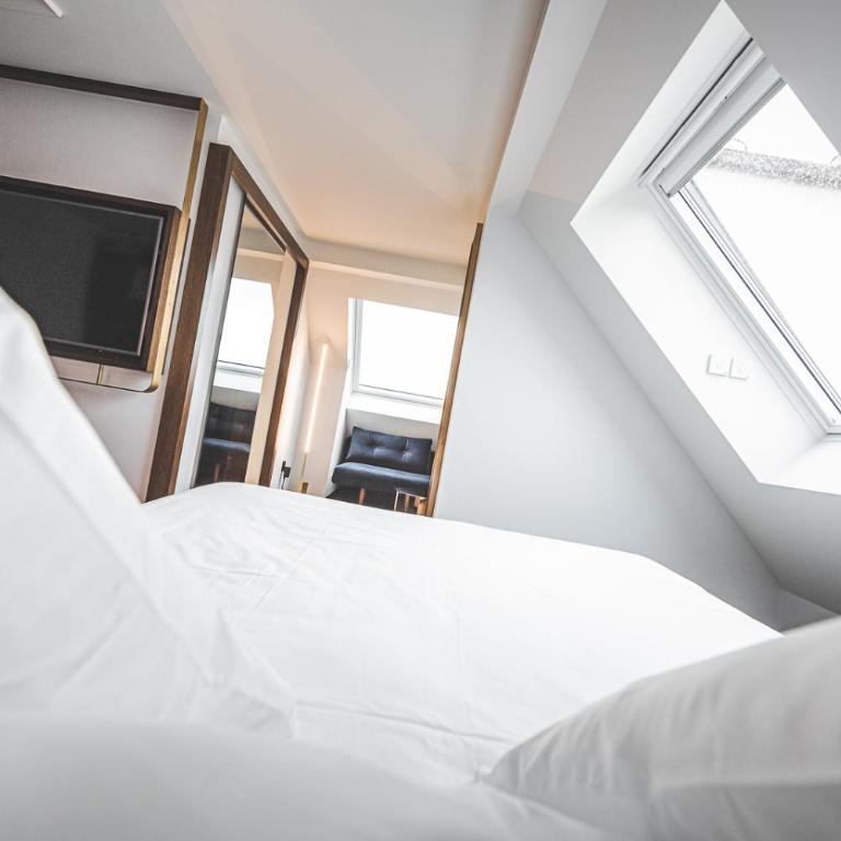 Hotel Bernina Geneva - Chambre Lit King-Size Supérieure - 3