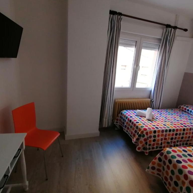 Hostal Hernan Cortes - Habitación Doble - 2 camas - 11