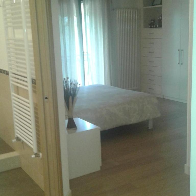 Casa Pergola 1 - Grande Appartamento per 6 ospiti - fronte piscina, parking - Three-Bedroom Apartment - 24