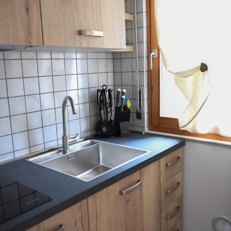 BLUE APARTMENT - a due passi dal lago, parcheggio privato - Appartamento con 1 Camera da Letto - 21