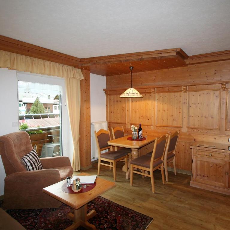 Alpenflair Ferienwohnungen Gästehaus Tepferdt - Apartment mit Blick auf die Berge - 4