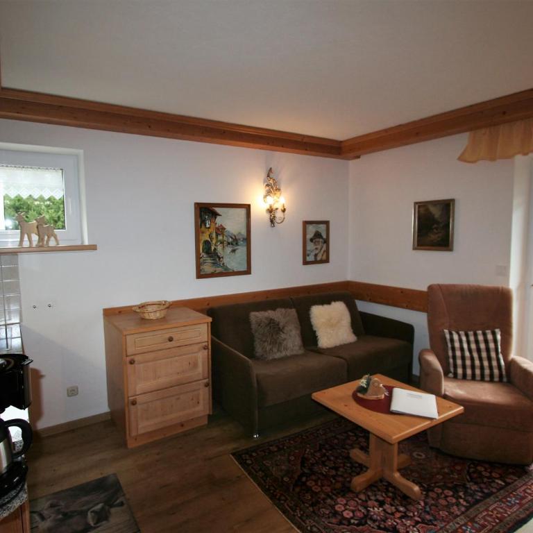 Alpenflair Ferienwohnungen Gästehaus Tepferdt - Apartment mit Blick auf die Berge - 5