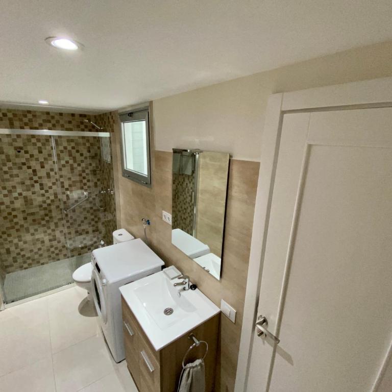 Hermoso Edificio Frente al Mar, a pie de Playa y hermosas vistas - Apartamento de 2 dormitorios - 33