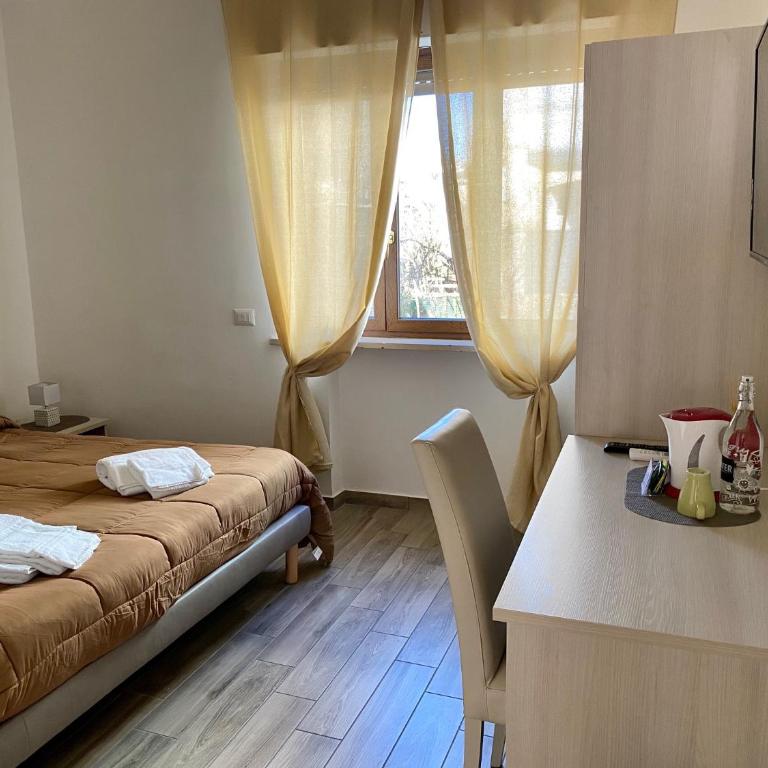 Caruso Rooms - Camera Matrimoniale Economy - 4