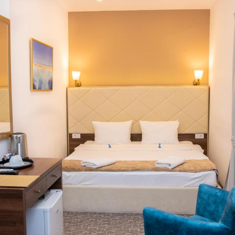 Luxury Rooms Skadarlija - Economy Dvokrevetna Soba sa Bračnim Krevetom - 5