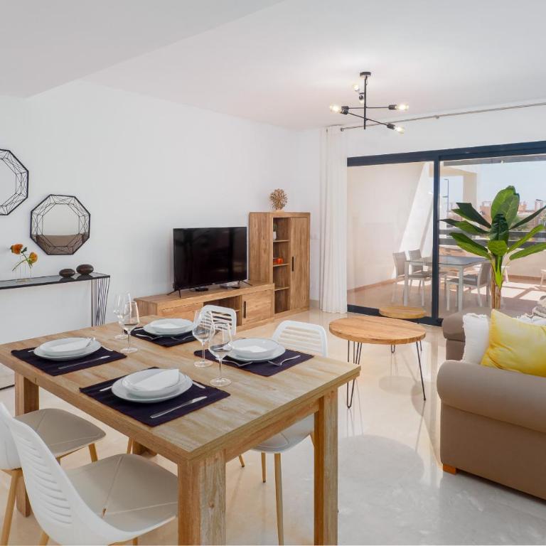 2306 - Brand new apt, walking distance to beach! - Apartamento de 2 dormitorios - 8