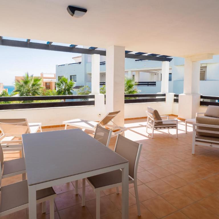 2306 - Brand new apt, walking distance to beach! - Apartamento de 2 dormitorios - 2