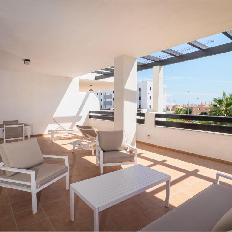 2306 - Brand new apt, walking distance to beach! - Apartamento de 2 dormitorios - 3