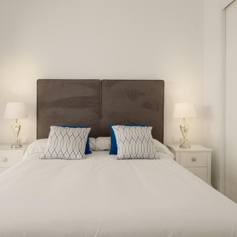 2306 - Brand new apt, walking distance to beach! - Apartamento de 2 dormitorios - 16