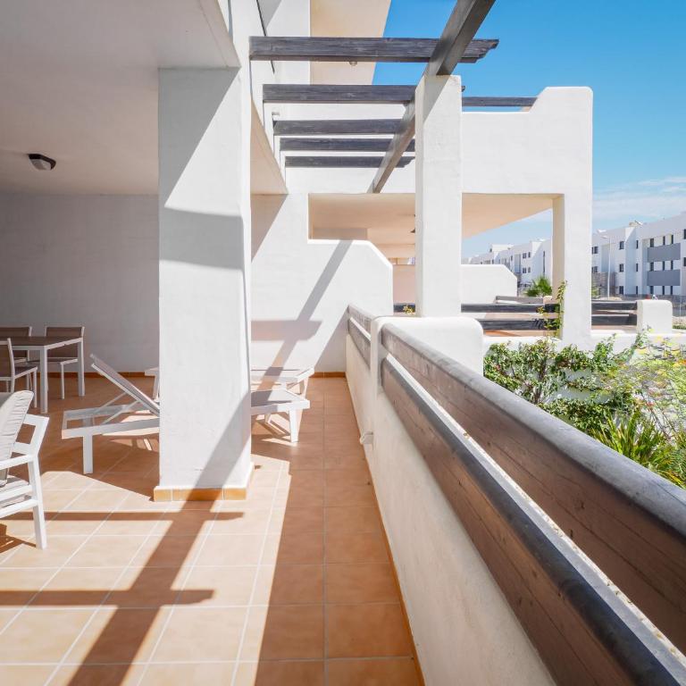 2306 - Brand new apt, walking distance to beach! - Apartamento de 2 dormitorios - 22