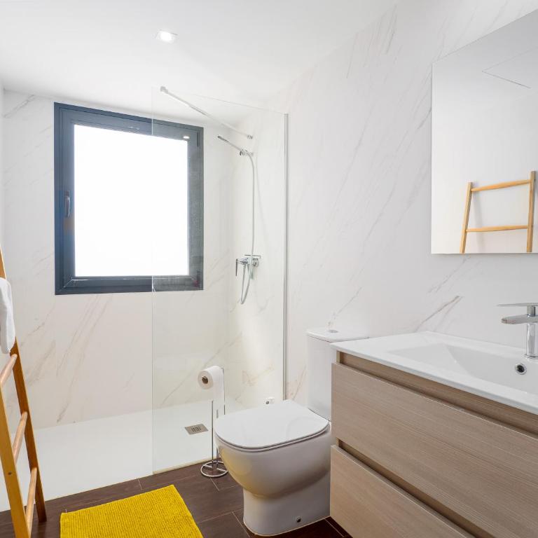 2306 - Brand new apt, walking distance to beach! - Apartamento de 2 dormitorios - 20