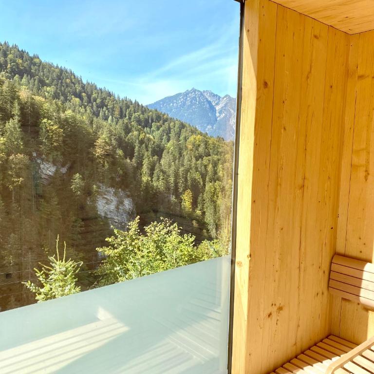 Das Graseck - mountain hideaway & health care - Spa-Eckzimmer mit eigener Sauna und Sonnenterrasse mit Panoramablick - 2