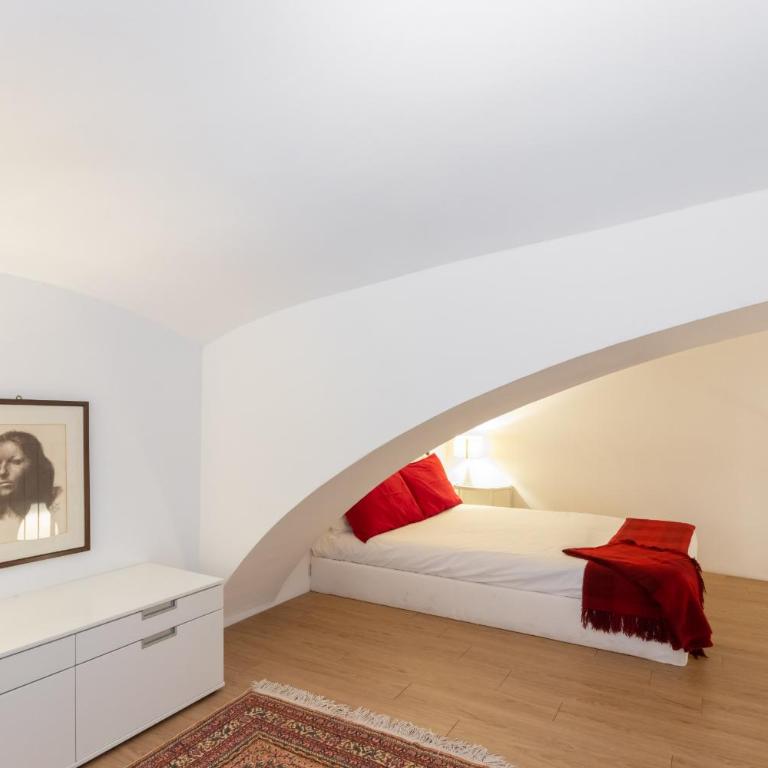 Charming Studio near Piazza Castello by Wonderful Italy - Apartment - 2