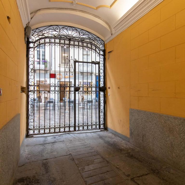 Charming Studio near Piazza Castello by Wonderful Italy - Apartment - 16