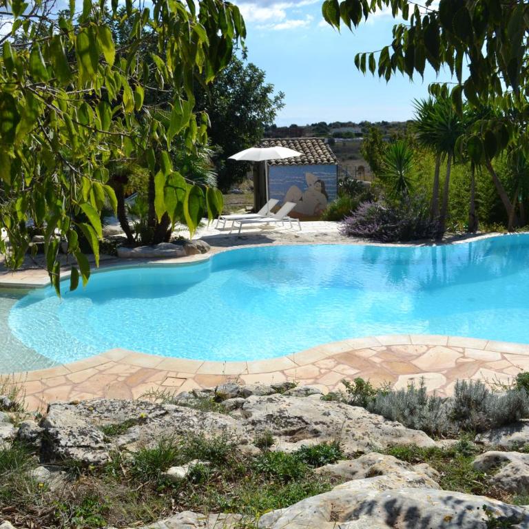 Antica Masseria Timparuci - Ampia Camera Matrimoniale/Doppia con Letti Singoli - 16