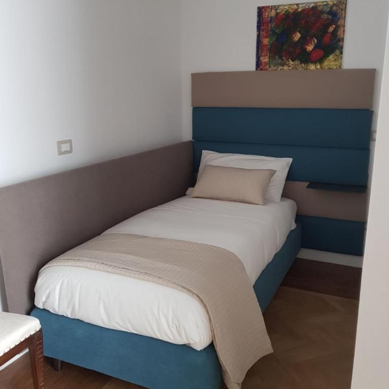 Savoy Riviera - Camera Tripla con Bagno - 4