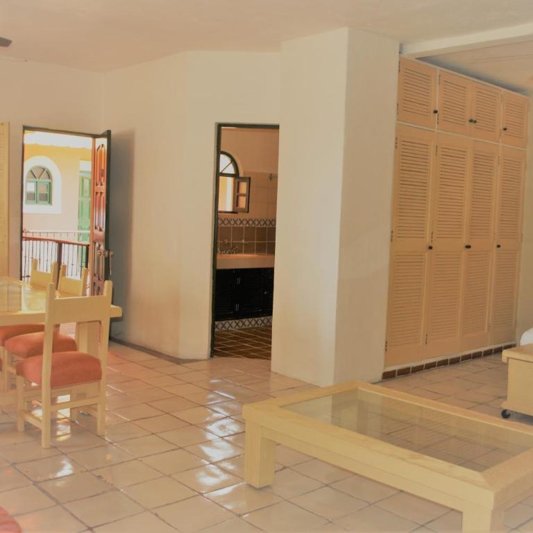 Hotel Belmar - Deluxe Family Room - 4