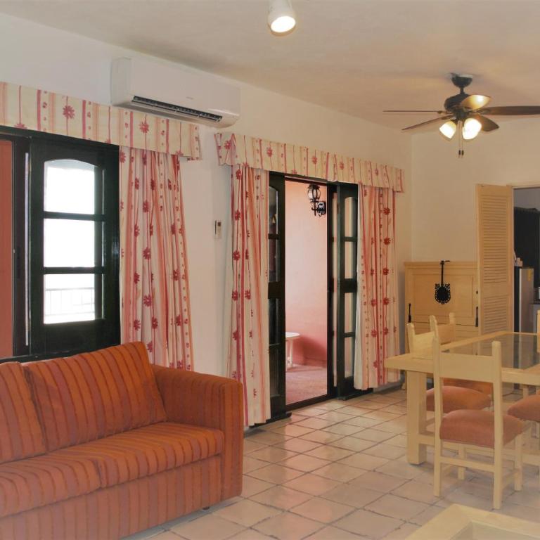 Hotel Belmar - Deluxe Family Room - 3