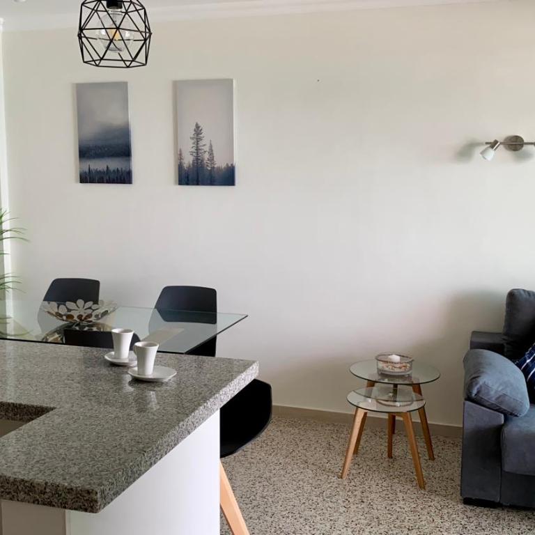 Hermoso Edificio Frente al Mar, a pie de Playa y hermosas vistas - Apartamento de 2 dormitorios - 24