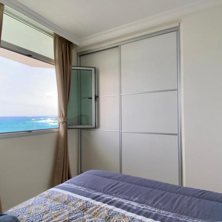 Hermoso Edificio Frente al Mar, a pie de Playa y hermosas vistas - Apartamento de 2 dormitorios - 30