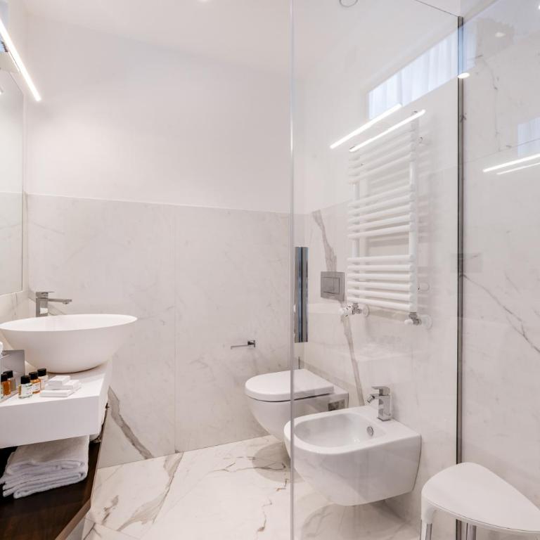 La Spezia by The First - Luxury Rooms & Suites - Camera Matrimoniale Deluxe con Vista Città - 1