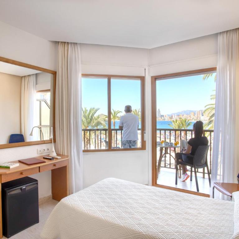 Hotel Colón - Double or Twin Room with Sea View - 10