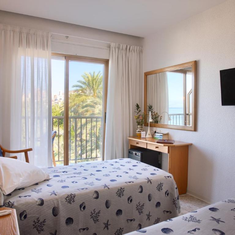 Hotel Colón - Double or Twin Room with Sea View - 8