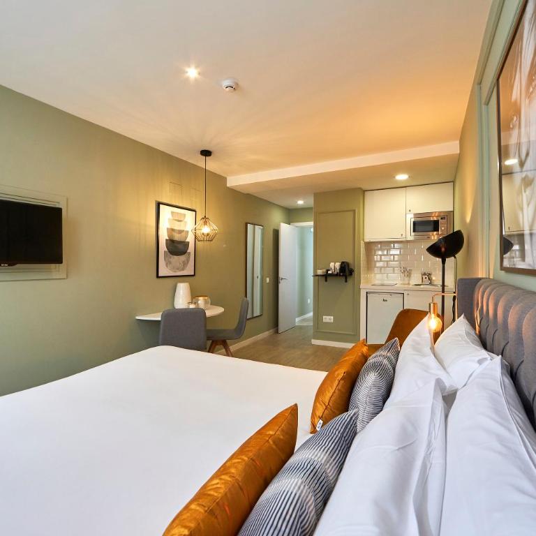 L&H La Latina Selection - Deluxe Double Room - 2