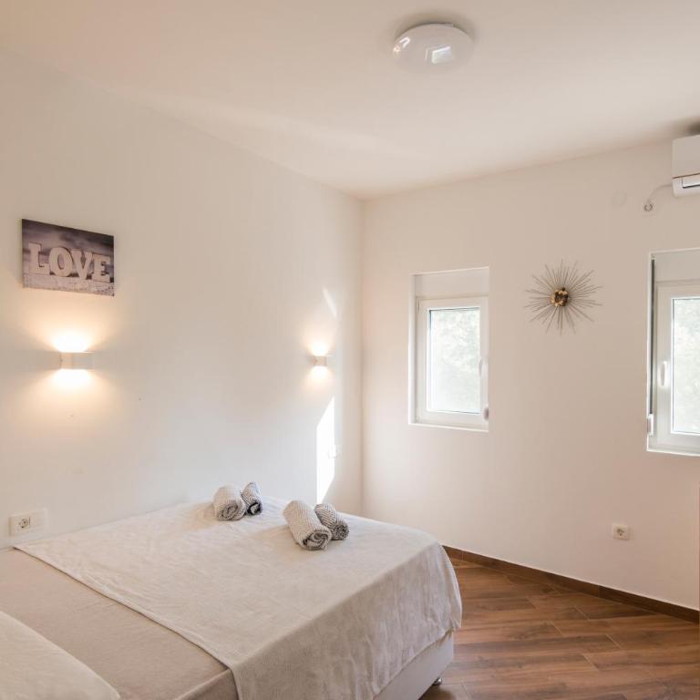 Villa Belle Air - Three-Bedroom Villa - 12