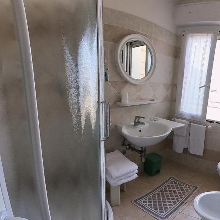 Hotel Record - Deluxe Double Room with Front Sea View - 3