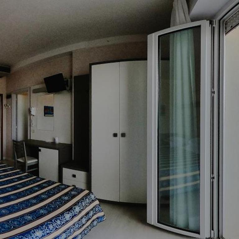 Hotel Record - Deluxe Double Room with Front Sea View - 19