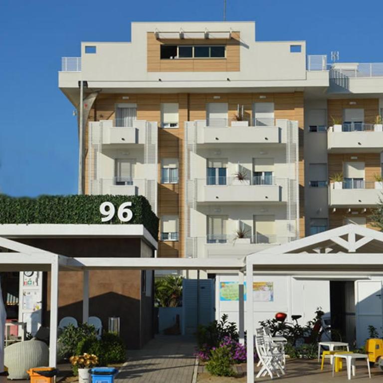 Hotel Record - Deluxe Double Room with Front Sea View - 16